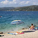 Family-friendly With Swimming Pool Razanj, Rogoznica - 7606 شقة