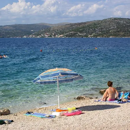Family-friendly With Swimming Pool Razanj, Rogoznica - 7606 דירה