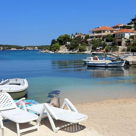 Family-friendly With Swimming Pool Razanj, Rogoznica - 7606 דירה Ražanj
