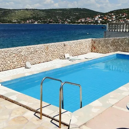 Family-friendly With Swimming Pool Razanj, Rogoznica - 7606 Ražanj