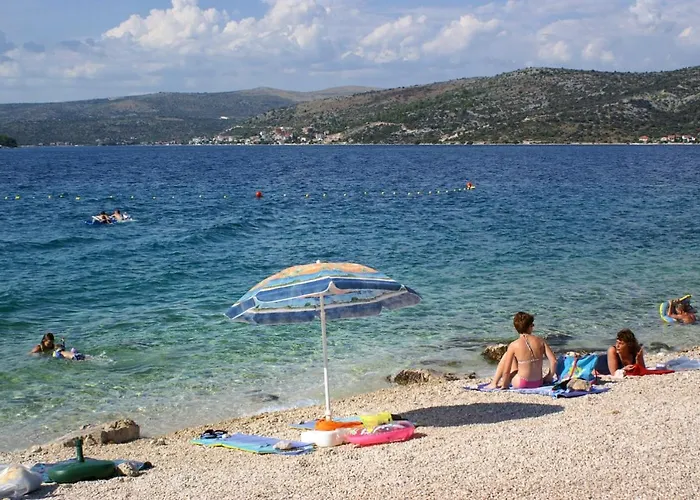 Family-friendly With Swimming Pool Razanj, Rogoznica - 7606 Apartment