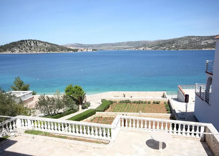 Family-friendly With Swimming Pool Razanj, Rogoznica - 7606 דירה *