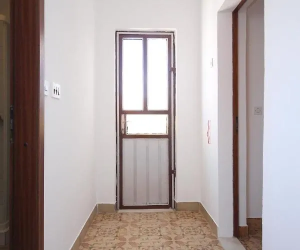 Family-friendly With Swimming Pool Razanj, Rogoznica - 7606 Apartment Ražanj