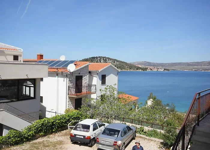 Family-friendly With Swimming Pool Razanj, Rogoznica - 7606 Ražanj